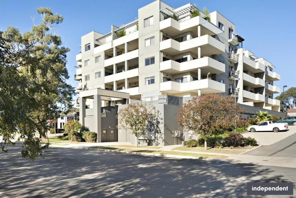 Qbn Cracker: 2Br, 2Ba, 2 Secure B/ Ment Car Parks Apartment Queanbeyan Ngoại thất bức ảnh