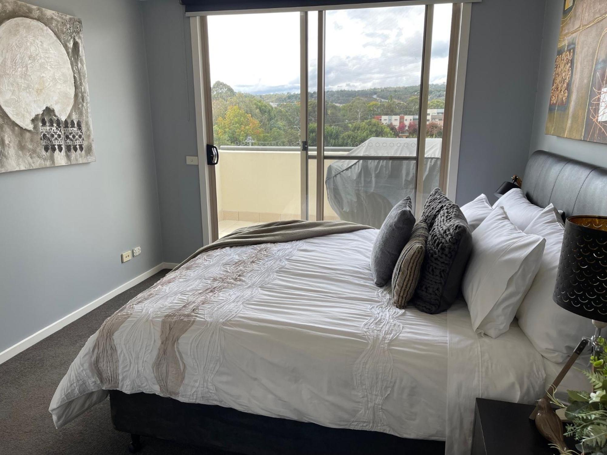 Qbn Cracker: 2Br, 2Ba, 2 Secure B/ Ment Car Parks Apartment Queanbeyan Ngoại thất bức ảnh