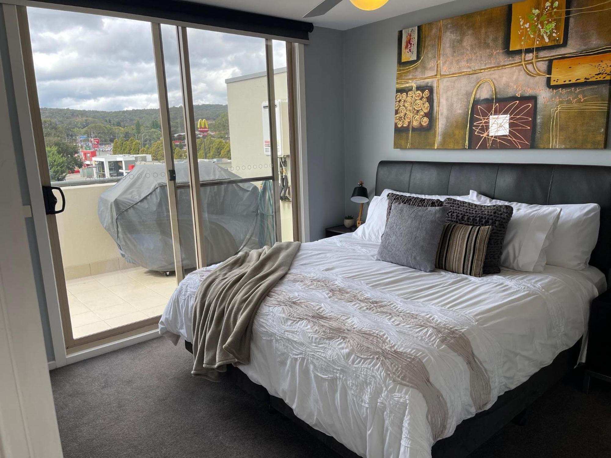 Qbn Cracker: 2Br, 2Ba, 2 Secure B/ Ment Car Parks Apartment Queanbeyan Ngoại thất bức ảnh